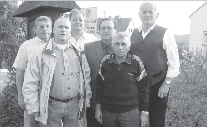 Helmut Weimar (dritter von rechts) und seine Mitstreiter setzen sich seit Jahren engagiert für Ruanda ein. Fotos: Uli Pohl